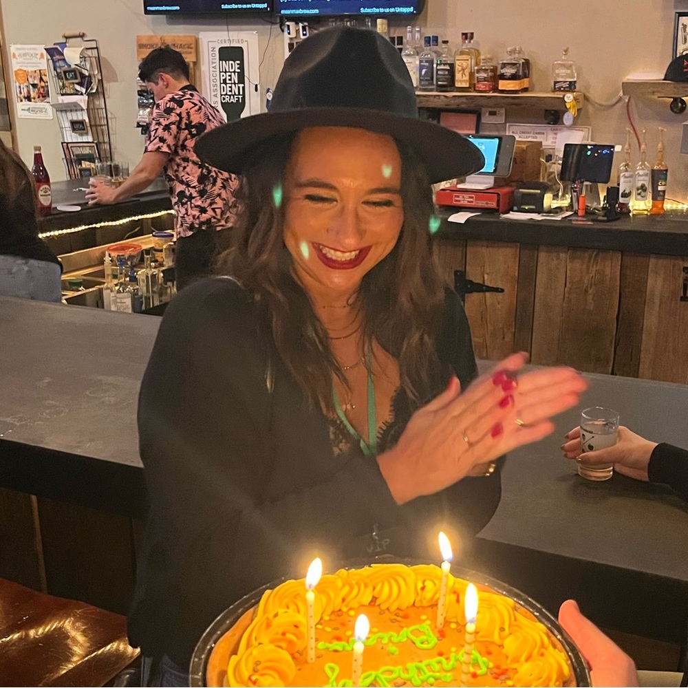 Meet your Posher, Ana